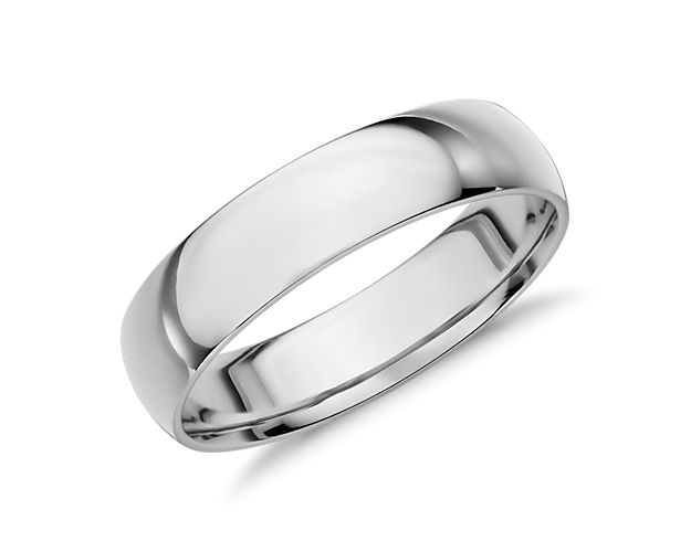 This 14k white gold wedding ring is the ideal mid-weight style with a traditional higher domed exterior profile. Curved inner edges make this style extra comfortable for everyday wear.